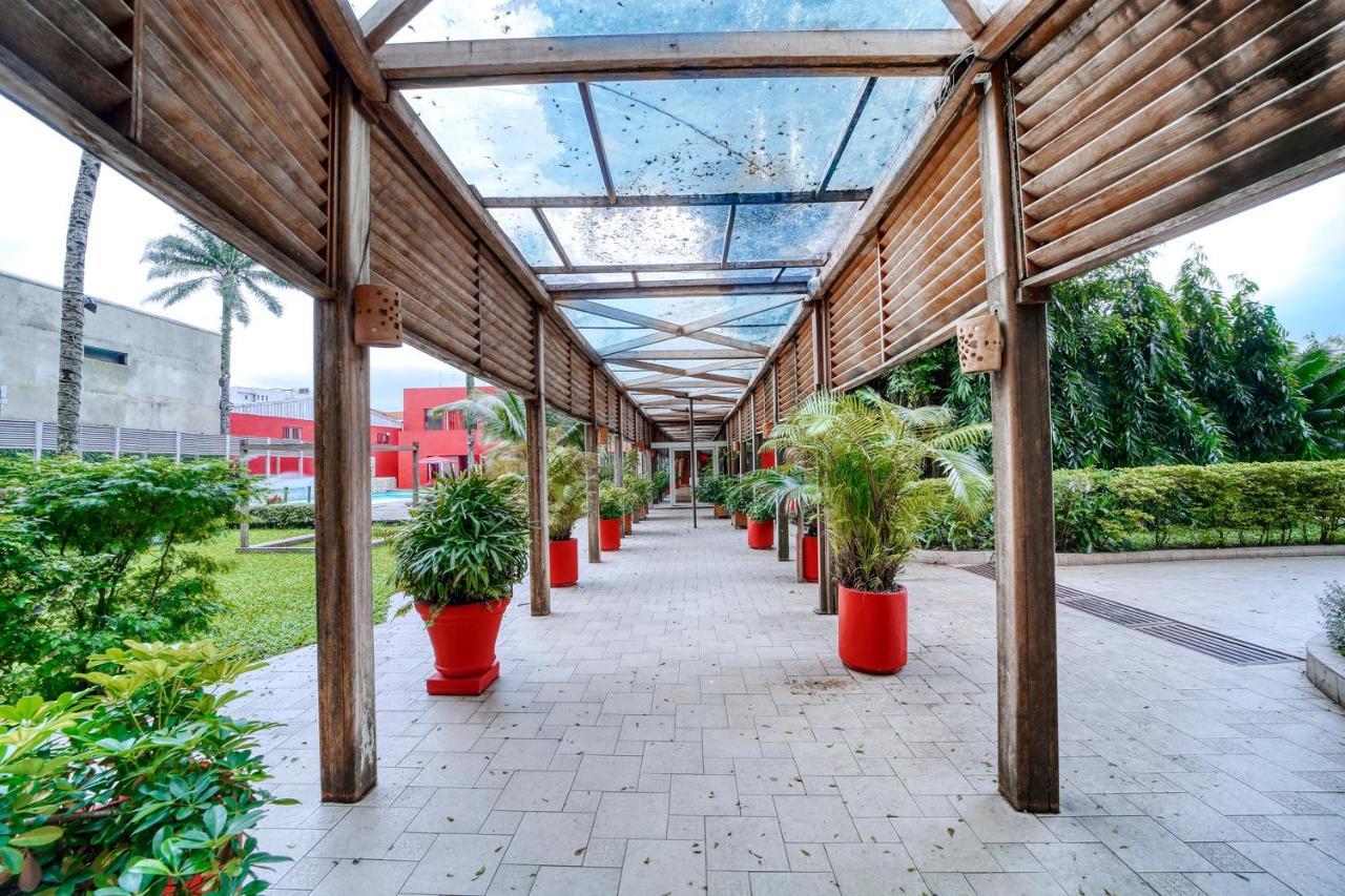 Akwa Palace Douala Hotel Exterior photo